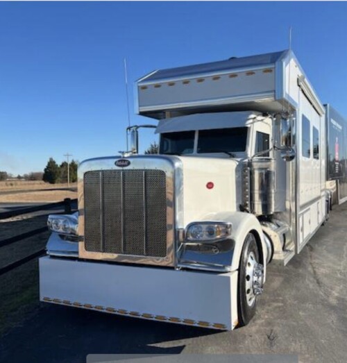 2022 Peterbilt 379 5150 Toterhome, 41K Miles, X-15 Cummins 565HP, 18 Speed Automatic, Awesome Coach - Image 10